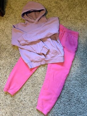 Aritzia TNA 2 different pinks set